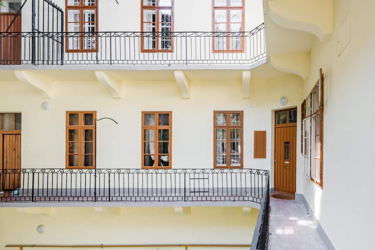 Apartment Herbarium